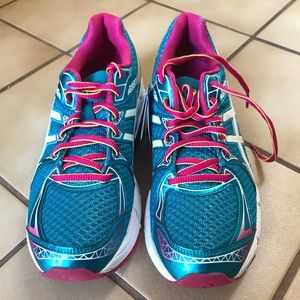 Asics Duomax running shoes